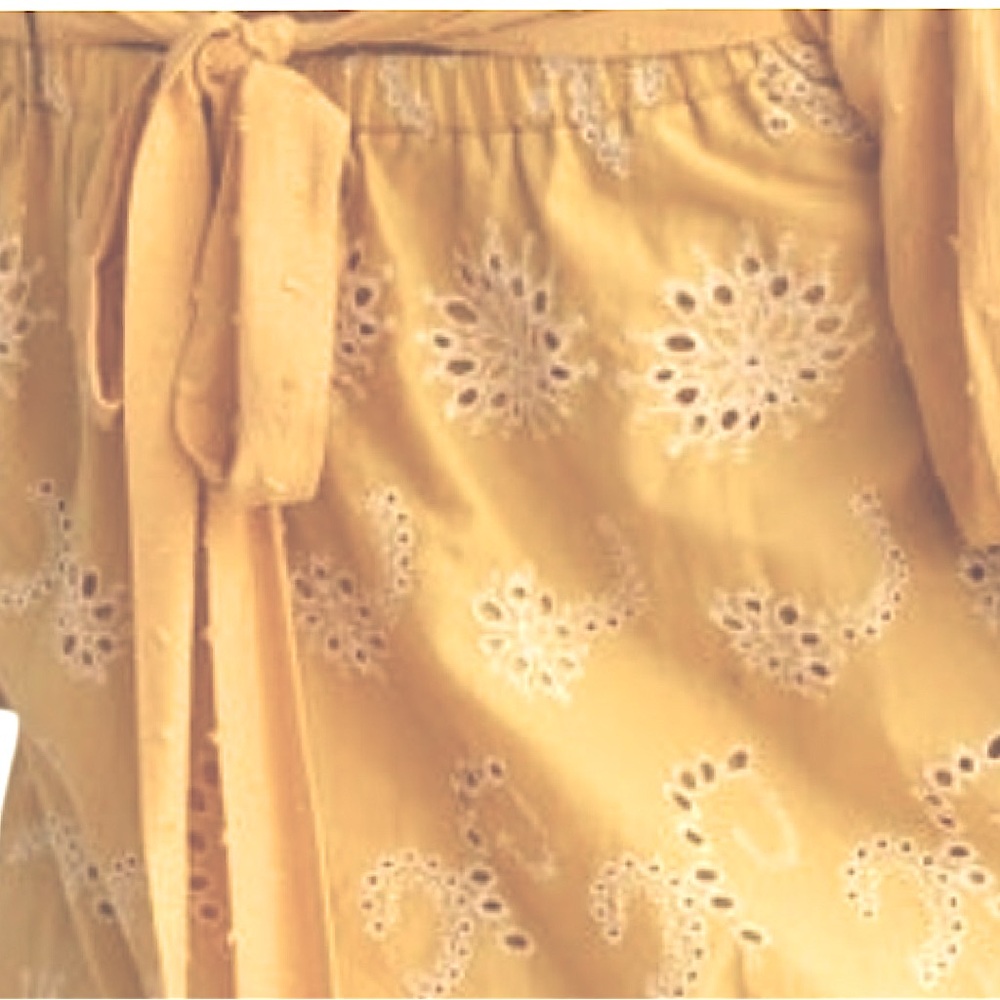 BRAND NEW! EMMA AND GRACE SUNFLOWER EYELET RELAXED FLOWY FIT BLOUSE. 3XL,GOLDEN - Picture 11 of 12